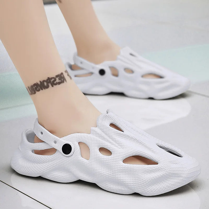 Novelty Hot Sale Garden Shoes for Women Mens Sandals EVA Lightweight Beach Clogs Summer Beach Zapatos Hombre for Men and Women