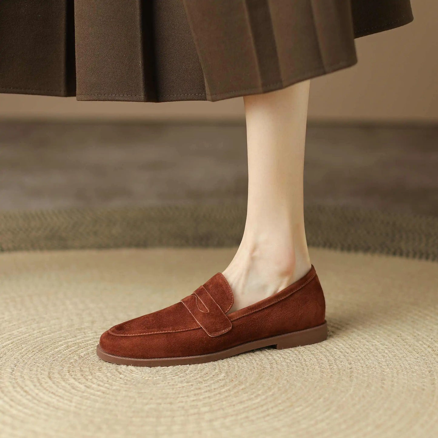 Krazing Pot 2025 Autumn Big Size 42 Sheep Suede Round Toe Low Heel Loafers Retro Fashion Leisure Deep Mouth Slip On Women Pumps