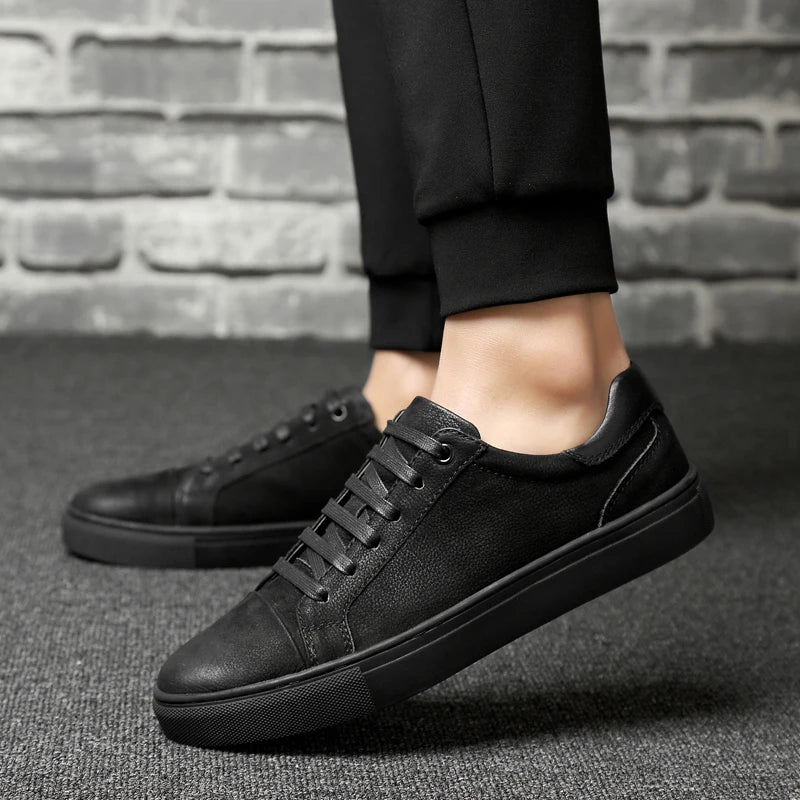 New Men's Flats Lace-Up Male Comfortable Skate Shoe Stylish Men Handmade Sneakers Classic All-match Men Casual Walking Shoes